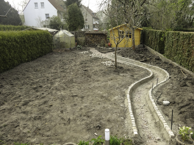 Der neue Garten entsteht