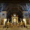 Die Kirche hat, wie so viele Kirchen in Rom, einen wunderschönen Altar.